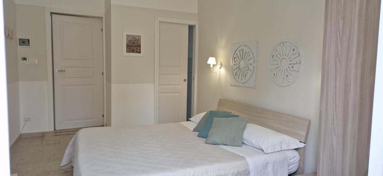 Diaz Rooms Lecce Exteriör bild